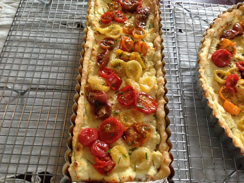 Rectangular tart roasted tomato and goat cheese