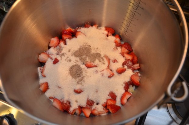 Strawberries macerating
