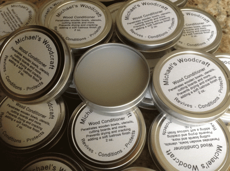 wood conditioner, spoon butter, board butter or wood butter in tins, made from mineral oil and beeswax, spoon butter