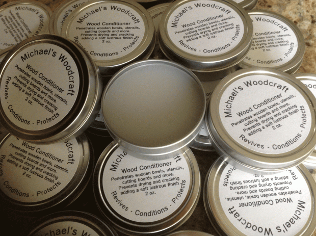 wood conditioner, spoon butter, board butter or wood butter in tins, made from mineral oil and beeswax, spoon butter