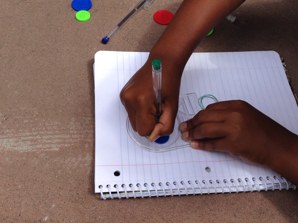 Maia using the art set