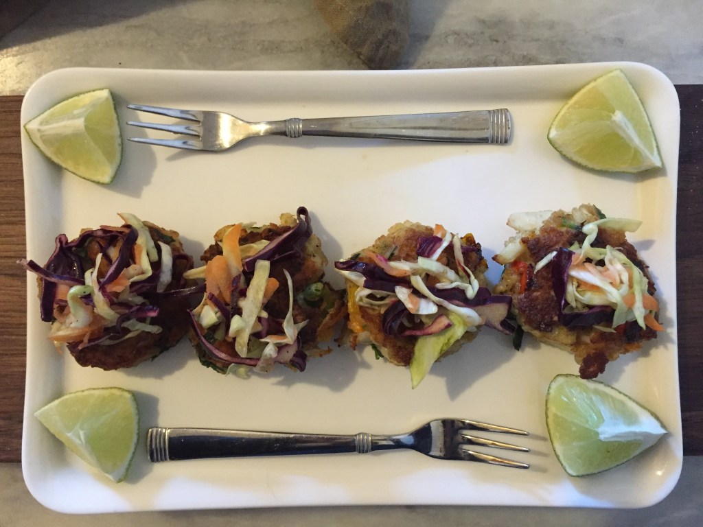 crab cake and slaw appetizers