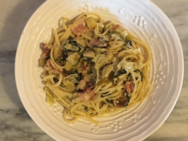 Linguine with fantasy sauce