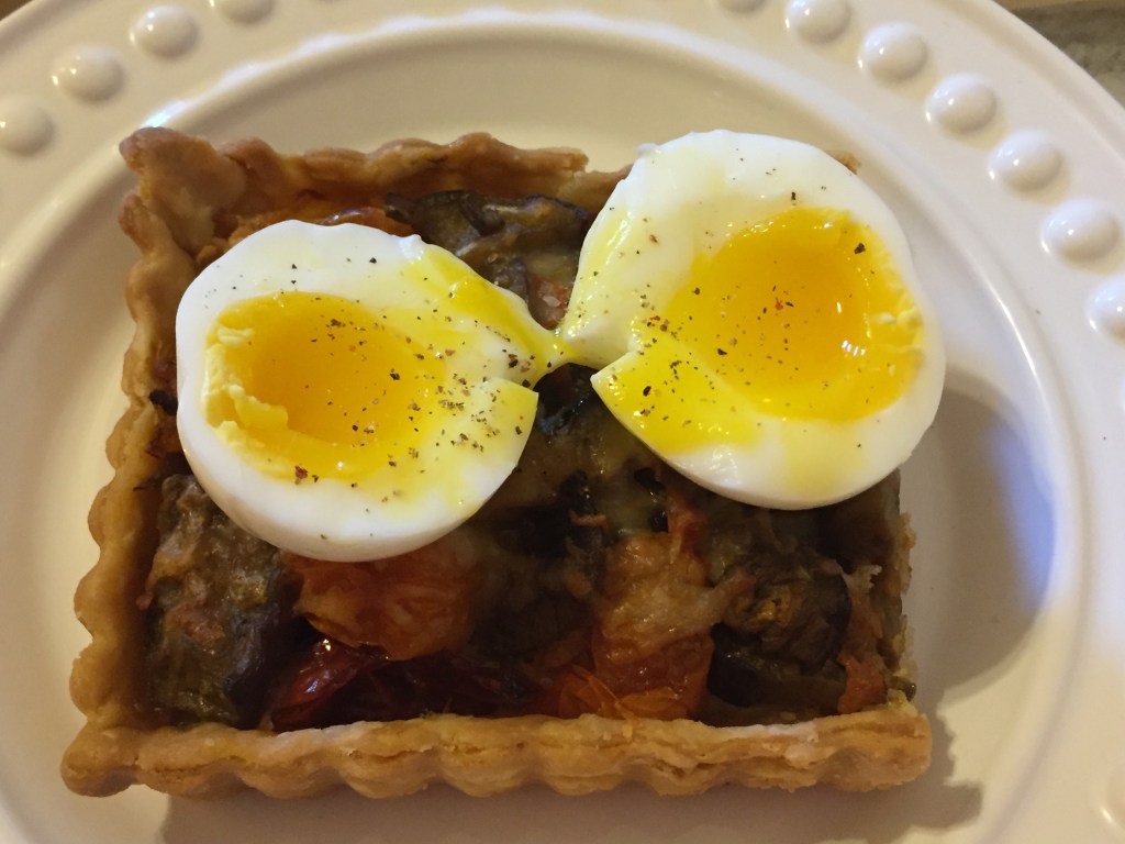 Tart with medium egg