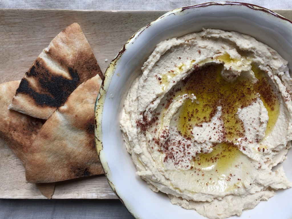 hummus with pita