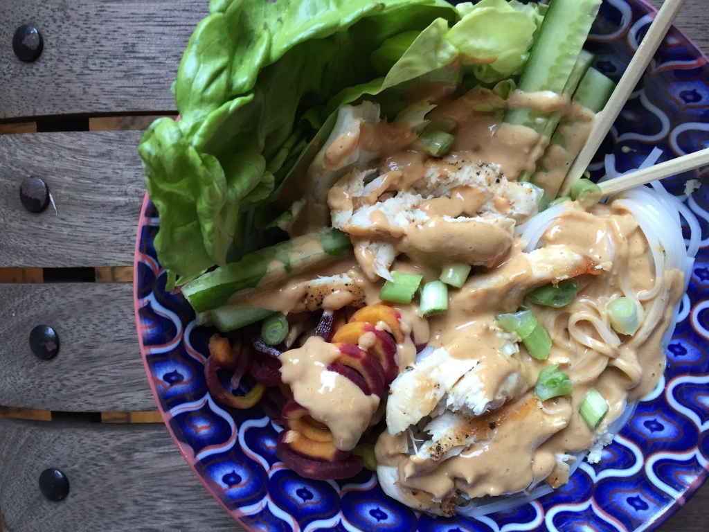 Spring roll bowl with chicken